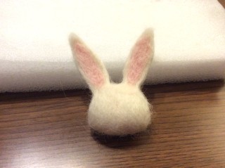 ダイソーのキットでオリジナル作品を作ってみよう 伊達うさ宗 完成 羊毛フェルトの作り方ー初心者編ー